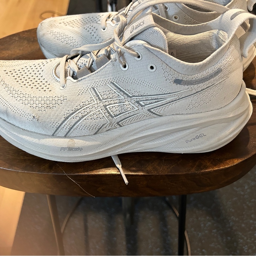 ASICS GEL NIMBUS 26 women’s size 8.5